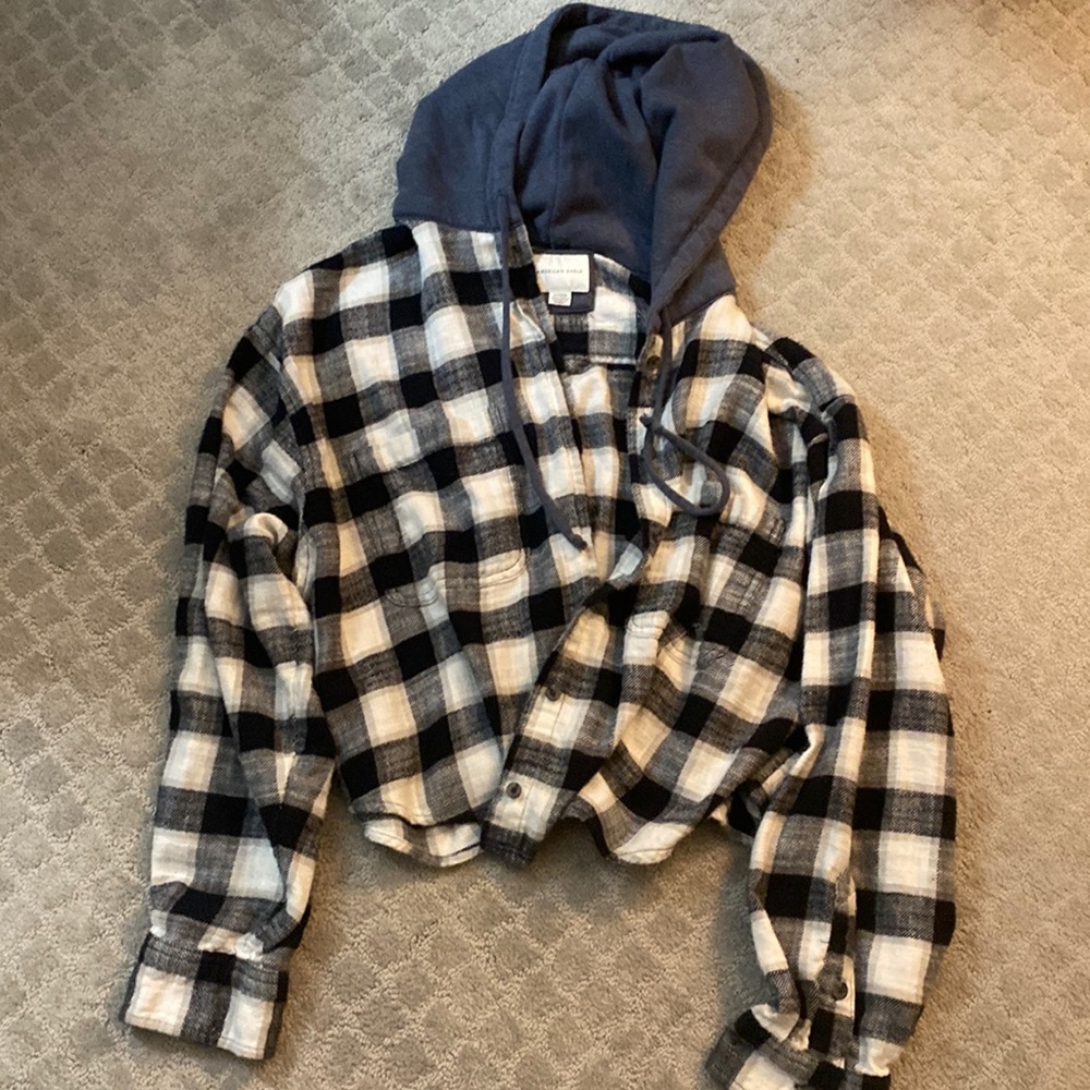 American eagle women’s cropped flannel